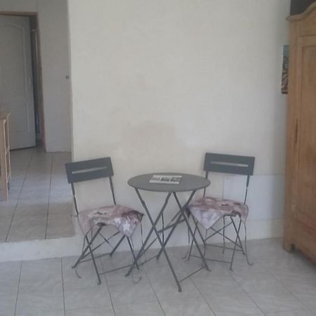 אלאוש Appartement Dans Hameau Provencal מראה חיצוני תמונה