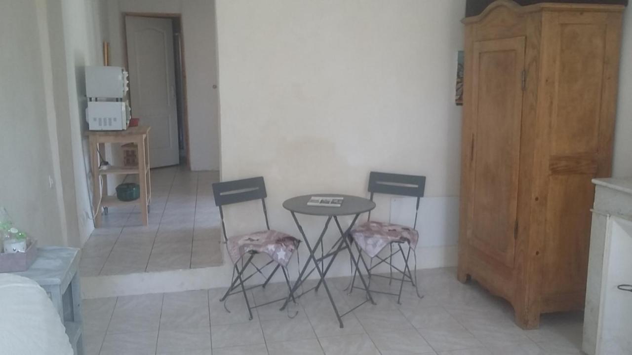 אלאוש Appartement Dans Hameau Provencal מראה חיצוני תמונה